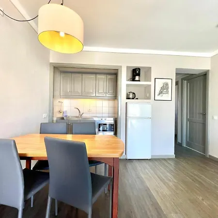 Apartameto De 2 Dormitorios, Wifi Y Piscina, A 4 Minutos A Pie De La Playa شقة *